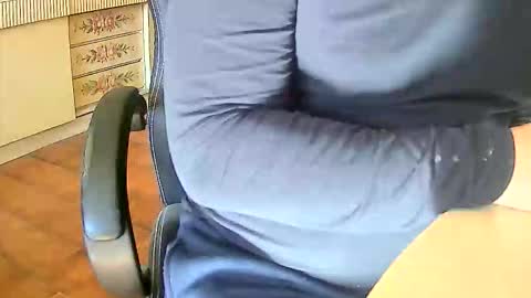 Tobiko online show from January 19, 2:10 pm