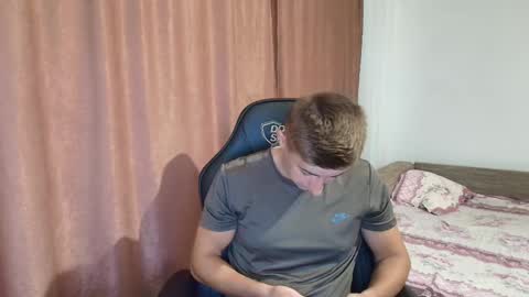 todhorny987 online show from February 17, 5:25 am