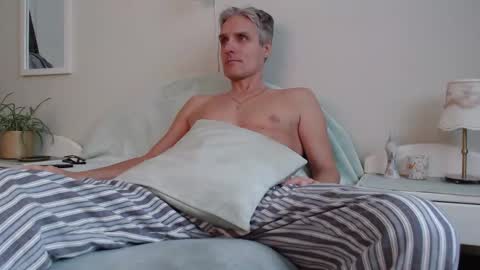 Snapshot of toffmen chatting on December 8, 7:26 am Daniel Bisexual uncut 20cm online show from December 8, 7:26 am