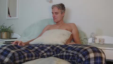 Snapshot of toffmen chatting on December 14, 2:53 pm Daniel Bisexual uncut 20cm online show from December 14, 2:53 pm