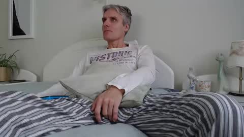 Snapshot of toffmen chatting on December 24, 8:55 am Daniel Bisexual uncut 20cm online show from December 24, 8:55 am