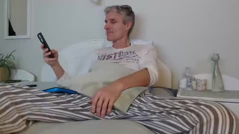 Snapshot of toffmen chatting on December 24, 2:22 pm Daniel Bisexual uncut 20cm online show from December 24, 2:22 pm