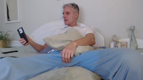 Snapshot of toffmen chatting on January 11, 3:09 pm Daniel Bisexual uncut 20cm online show from January 11, 3:09 pm