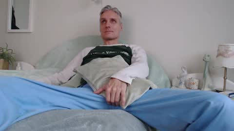 Snapshot of toffmen chatting on January 25, 8:00 am Daniel Bisexual uncut 20cm online show from January 25, 8:00 am