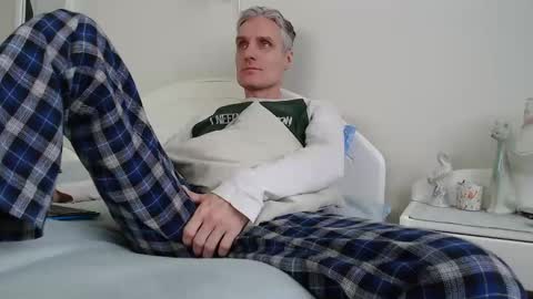 Snapshot of toffmen chatting on February 1, 7:36 am Daniel Bisexual uncut 20cm online show from February 1, 7:36 am