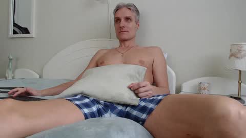Snapshot of toffmen chatting on February 22, 7:34 am Daniel Bisexual uncut 20cm online show from February 22, 7:34 am