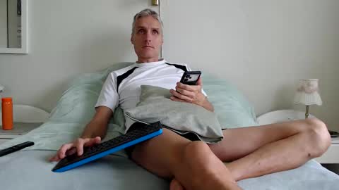 Snapshot of toffmen chatting on September 21, 6:04 am Daniel Bisexual uncut 20cm online show from September 21, 6:04 am
