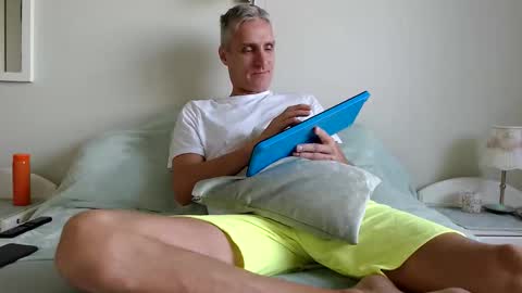 Snapshot of toffmen chatting on September 27, 6:29 am Daniel Bisexual uncut 20cm online show from September 27, 6:29 am