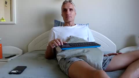 Snapshot of toffmen chatting on September 28, 6:30 am Daniel Bisexual uncut 20cm online show from September 28, 6:30 am