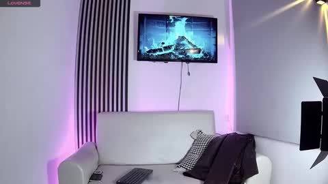 toji lee online show from November 7, 10:54 pm