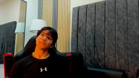 toji lee online show from December 18, 11:22 pm