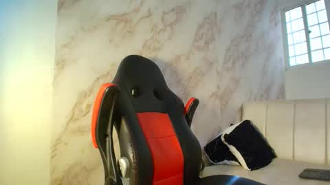 toji lee online show from January 11, 8:14 pm