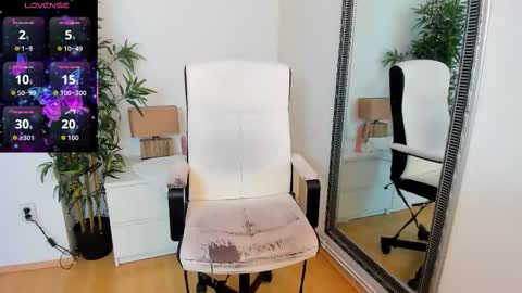 Snapshot of tokio_akali chatting on October 12, 4:22 am Tokyo online show from October 12, 4:22 am