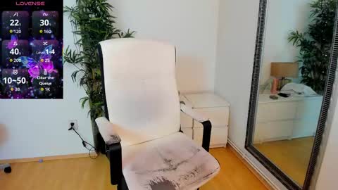 Snapshot of tokio_akali chatting on October 21, 4:13 am Tokyo online show from October 21, 4:13 am