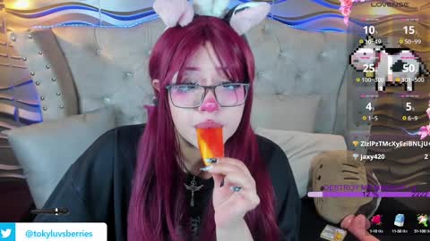 Snapshot of toky_doll chatting on December 14, 12:22 am toky online show from December 14, 12:22 am