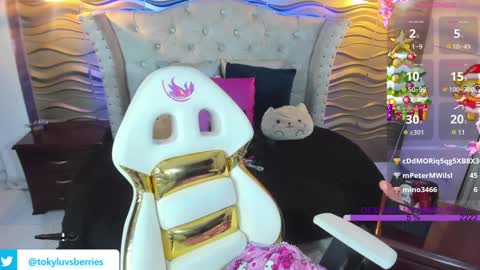 Snapshot of toky_doll chatting on December 19, 1:28 am toky online show from December 19, 1:28 am