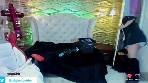 Snapshot of toky_doll chatting on February 1, 7:02 pm toky online show from February 1, 7:02 pm