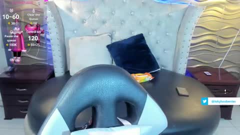 Snapshot of toky_doll chatting on February 14, 10:25 pm toky online show from February 14, 10:25 pm