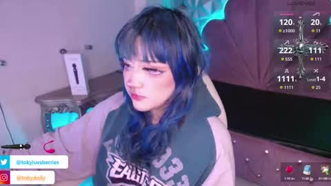Snapshot of toky_doll chatting on October 10, 12:42 am toky online show from October 10, 12:42 am