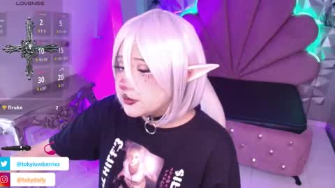 Snapshot of toky_doll chatting on October 13, 4:18 pm toky online show from October 13, 4:18 pm