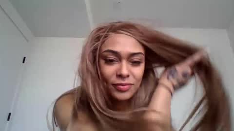 Snapshot of tokyo2sexy chatting on February 26, 9:25 pm tokyo2sexy online show from February 26, 9:25 pm