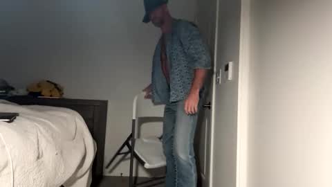 Snapshot of tokyodude12 chatting on December 14, 4:18 am The Beekeeper online show from December 14, 4:18 am