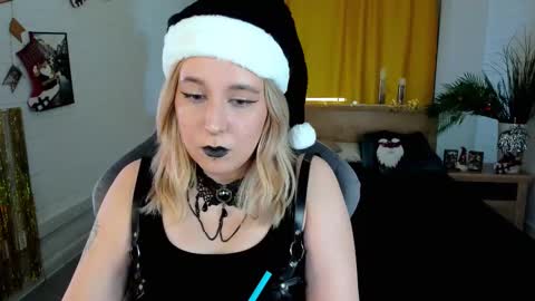 Snapshot of tollimoll chatting on December 20, 12:38 pm Tolli Moll online show from December 20, 12:38 pm