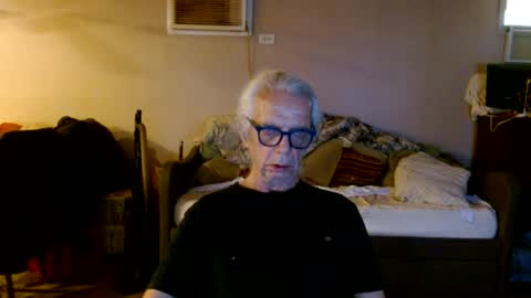Snapshot of tom112292014 chatting on June 12, 10:58 am tom112292014 online show from June 12, 10:58 am
