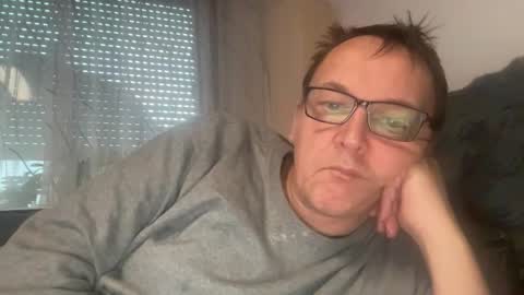 Snapshot of tom6644 chatting on December 5, 3:09 pm Tom online show from December 5, 3:09 pm