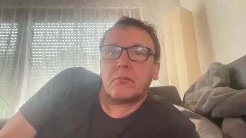Snapshot of tom6644 chatting on May 10, 2:11 pm Tom online show from May 10, 2:11 pm
