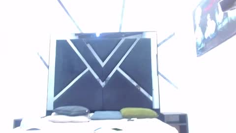 tom_0002 online show from October 28, 8:33 pm