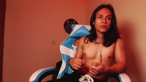 Snapshot of tom_1945 chatting on October 19, 5:30 am tom online show from October 19, 5:30 am