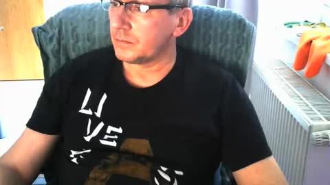 Snapshot of tom_653 chatting on October 2, 3:30 pm Tom online show from October 2, 3:30 pm