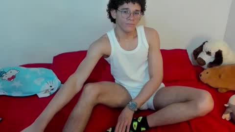 Snapshot of tom_blue10 chatting on October 9, 5:22 pm Tom Blue online show from October 9, 5:22 pm