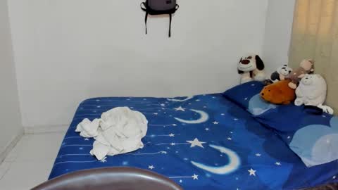 Snapshot of tom_blue10 chatting on October 21, 3:24 pm Tom Blue online show from October 21, 3:24 pm