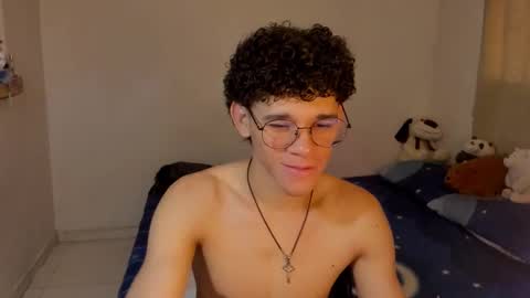 Snapshot of tom_blue10 chatting on October 28, 1:03 pm Tom Blue online show from October 28, 1:03 pm