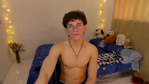 Snapshot of tom_blue10 chatting on November 7, 3:23 pm Tom Blue online show from November 7, 3:23 pm