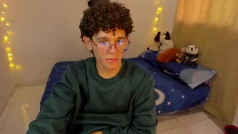 Snapshot of tom_blue10 chatting on November 26, 4:08 pm Tom Blue online show from November 26, 4:08 pm