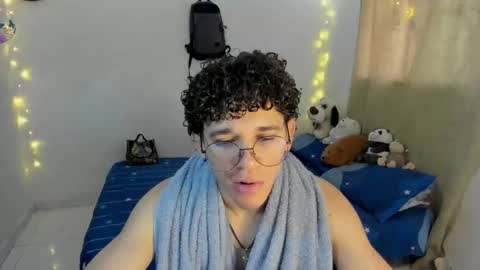 Snapshot of tom_blue10 chatting on December 1, 2:55 pm Tom Blue online show from December 1, 2:55 pm