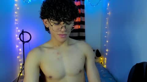 Tom Blue online show from April 9, 2:22 pm