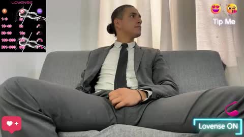 Snapshot of tom_blunt96 chatting on January 16, 7:29 pm TOM online show from January 16, 7:29 pm