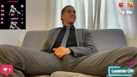 Snapshot of tom_blunt96 chatting on February 7, 2:32 pm TOM online show from February 7, 2:32 pm