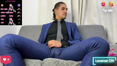 Snapshot of tom_blunt96 chatting on February 11, 5:01 am TOM online show from February 11, 5:01 am