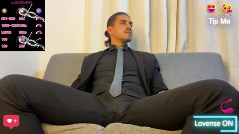 Snapshot of tom_blunt96 chatting on February 14, 4:31 am TOM online show from February 14, 4:31 am