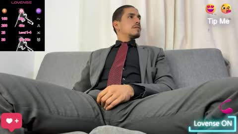 Snapshot of tom_blunt96 chatting on February 19, 11:28 am TOM online show from February 19, 11:28 am