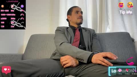 Snapshot of tom_blunt96 chatting on February 20, 7:14 pm TOM online show from February 20, 7:14 pm