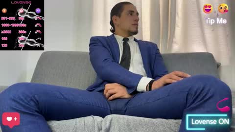 Snapshot of tom_blunt96 chatting on February 23, 4:26 pm TOM online show from February 23, 4:26 pm