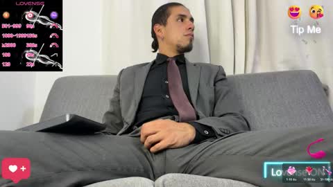 Snapshot of tom_blunt96 chatting on February 25, 8:35 am TOM online show from February 25, 8:35 am