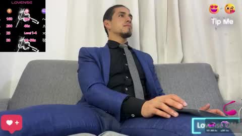 Snapshot of tom_blunt96 chatting on February 27, 8:36 am TOM online show from February 27, 8:36 am