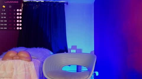 Tom online show from October 8, 1:42 pm